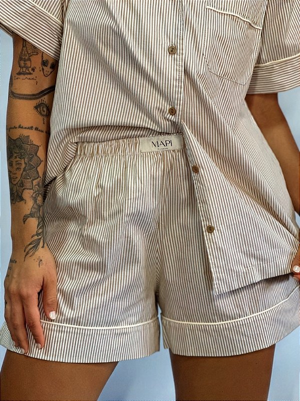 CONJUNTO DE PIJAMA FEMININO TRADICIONAL CURTO | LISTRADO BEGE